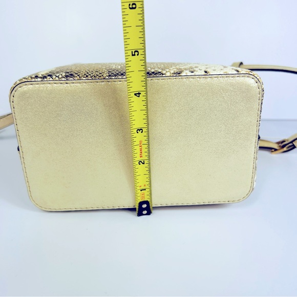 Michael Kors Champagne Animal Print Drawstring Bucket Bag Crossbody Small NWT - Picture 8 of 9